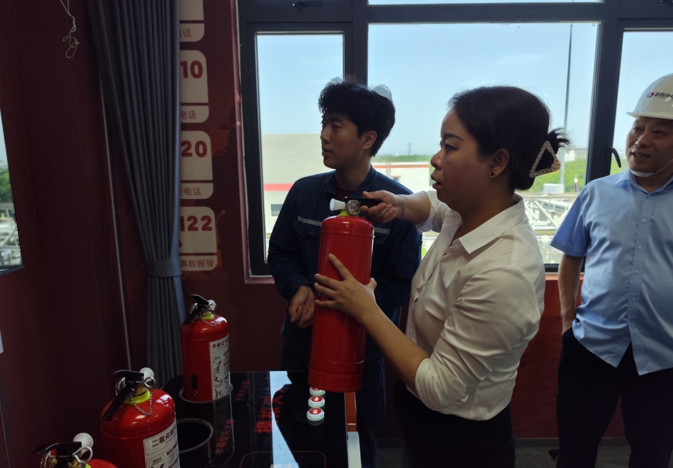 百乐博blb环保党委书记万娇一行赴铂瑞能源（资阳）发展安全专项查抄